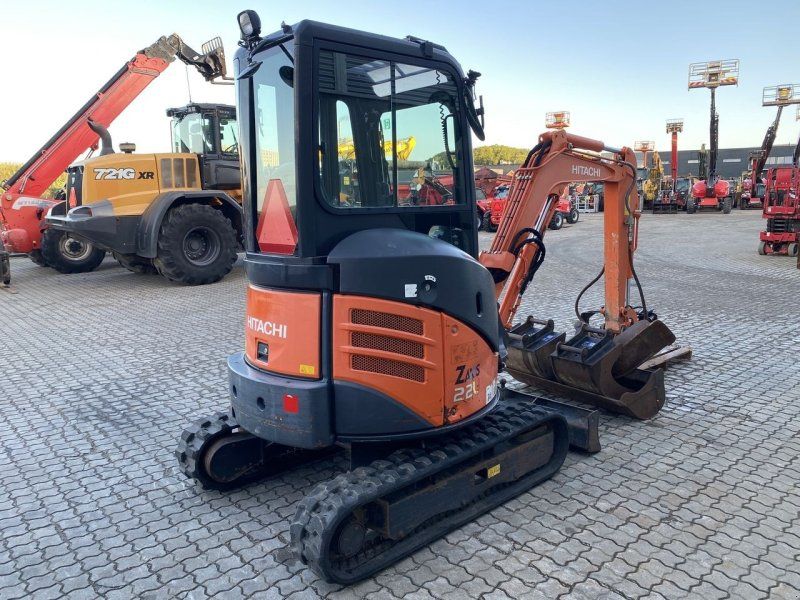 Hitachi ZX22U-2