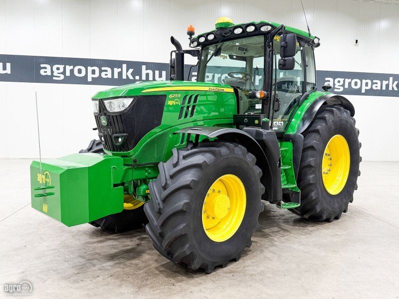 John Deere 6215R