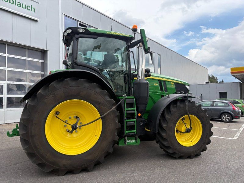 John Deere 6R 250 Voll-Ausstattung mit Reifenregeldruck, Unterflurgewicht