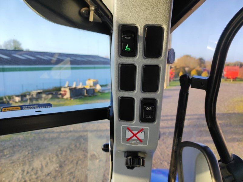 New Holland T7.235AC