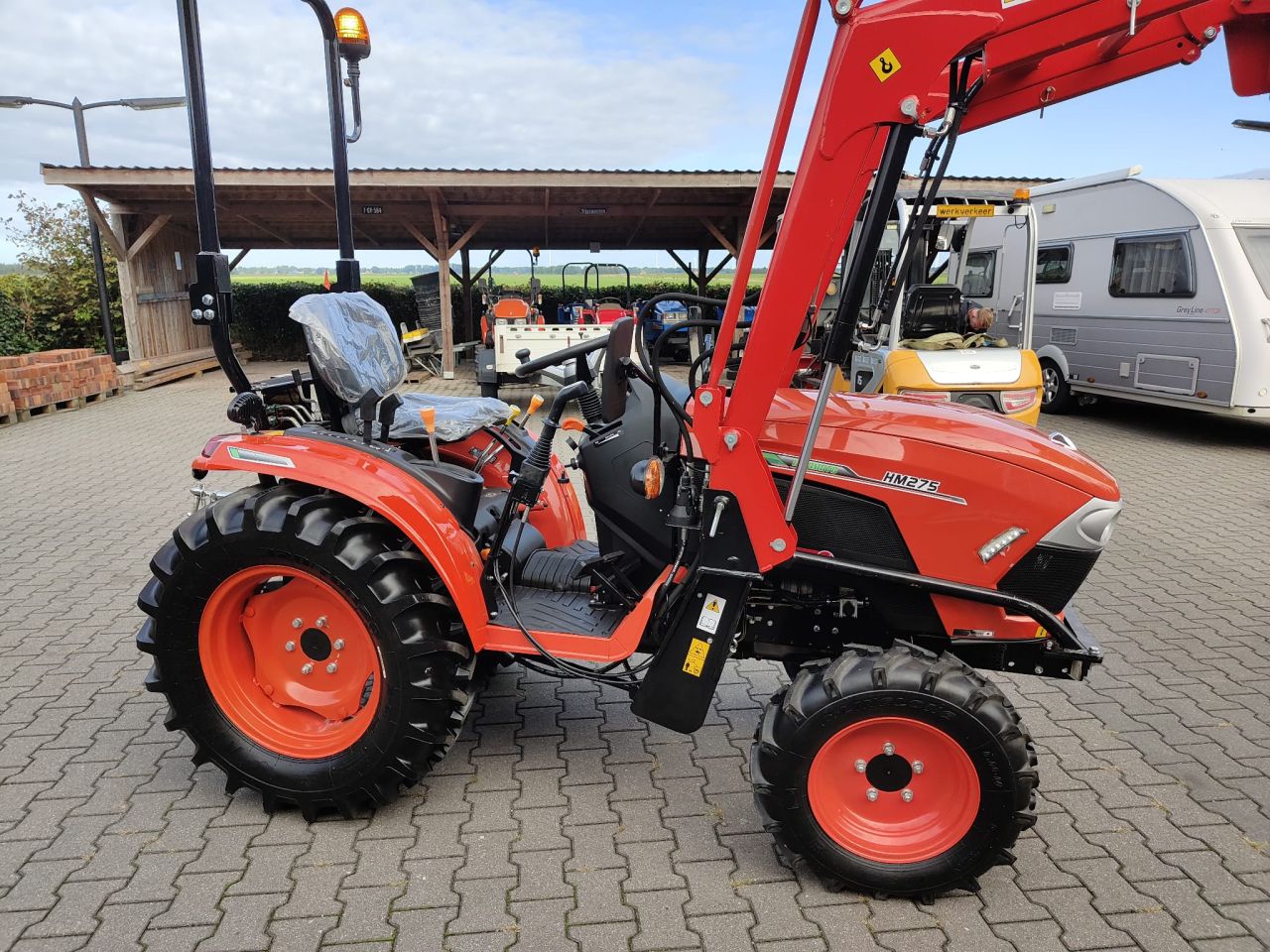 Hinomoto HM275 met voorlader
