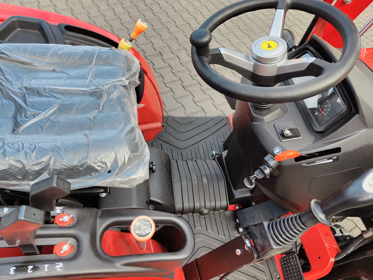 Hinomoto HM275 met voorlader