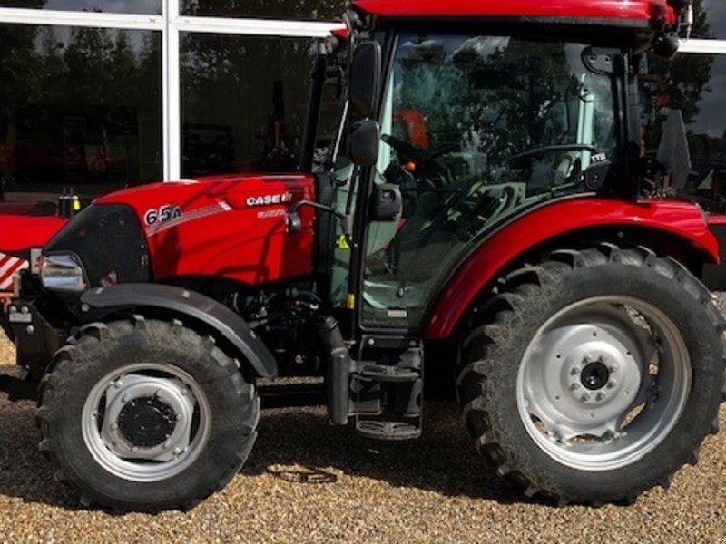 Case IH Farmall 65A