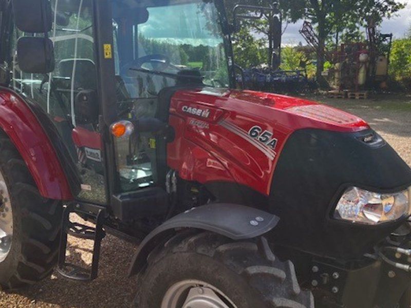 Case IH Farmall 65A