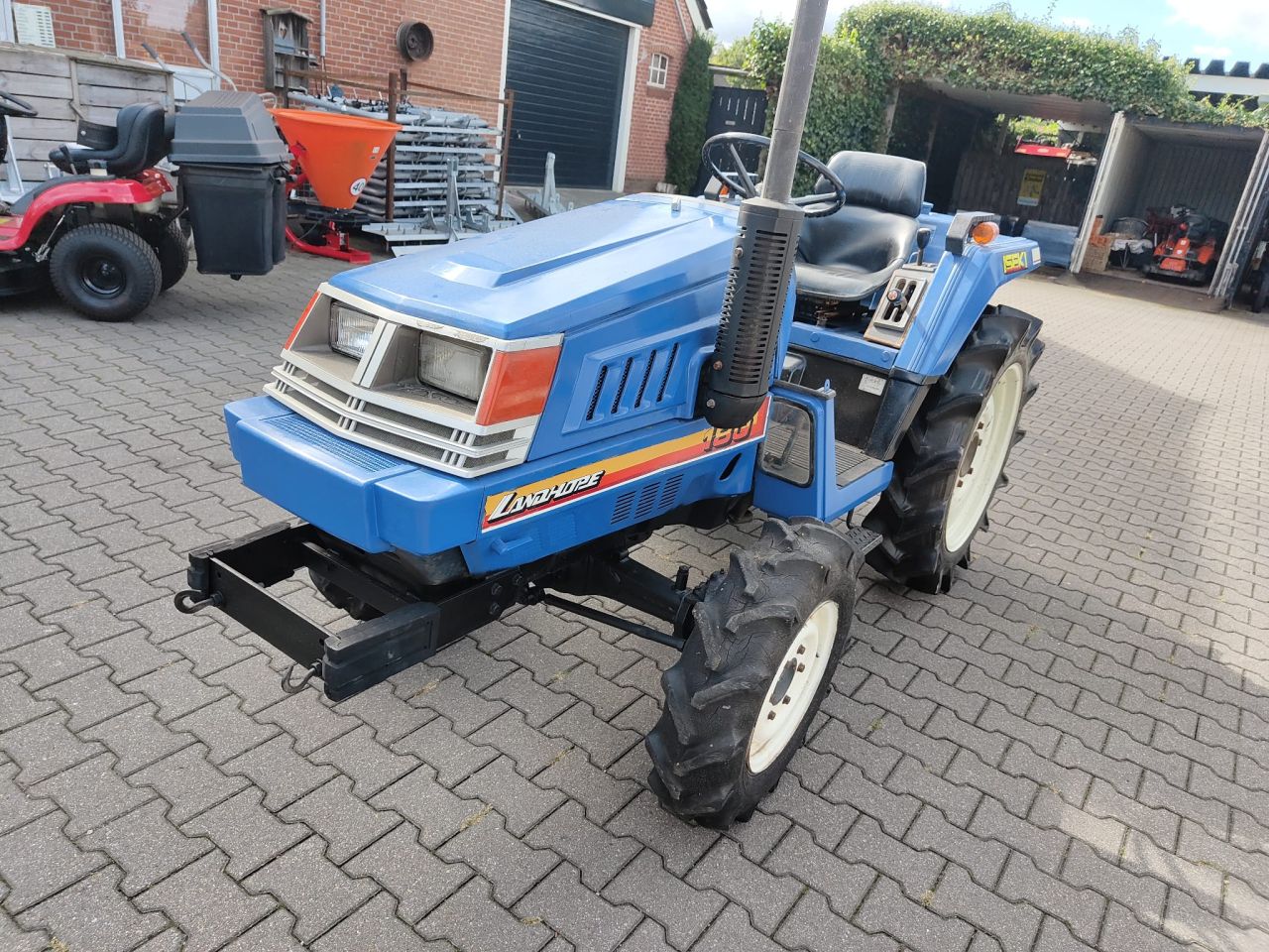 Iseki TU180 stuurbekrachtiging, 4WD