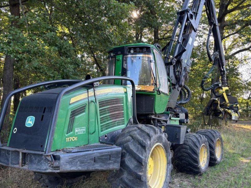 John Deere 1170 E