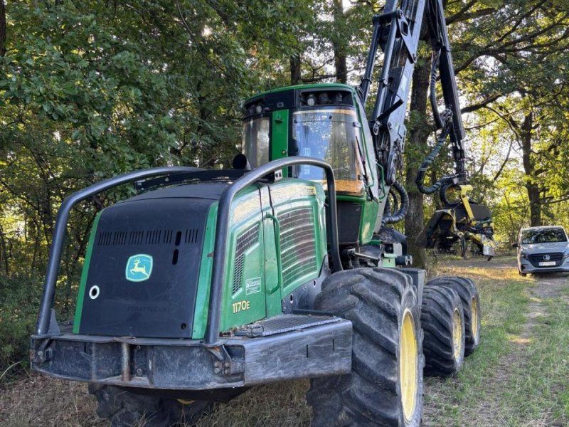 John Deere 1170 E