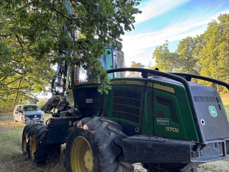 John Deere 1170 E
