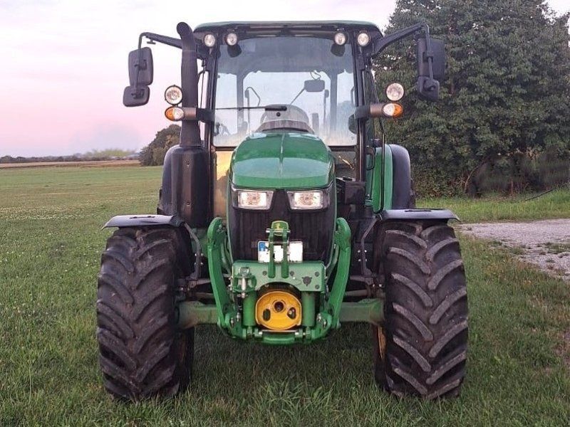 John Deere 5090 M