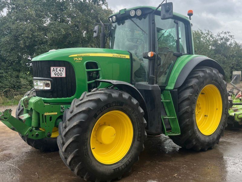 John Deere 7530 E Premium