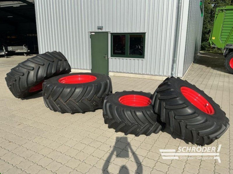 Fendt 2X 600/70R30 + 2X 710/70R42 CONTINENTA