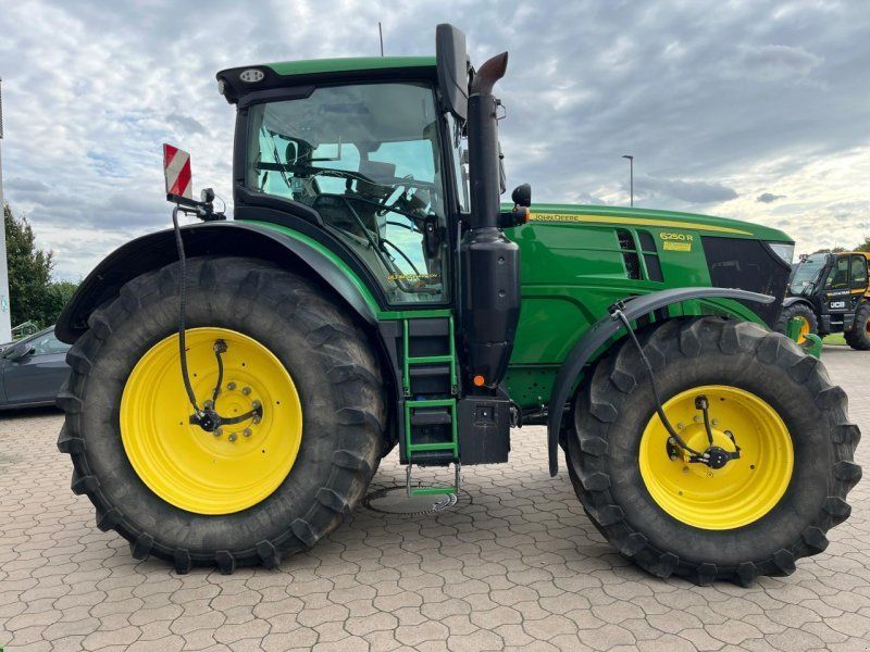 John Deere 6250R