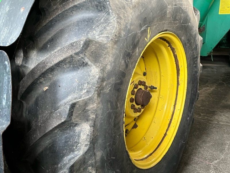 John Deere 8310R