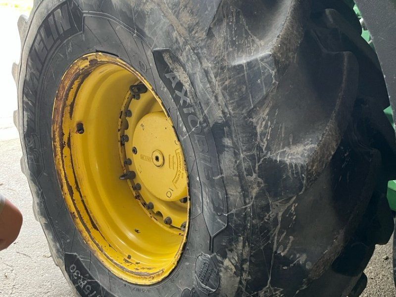 John Deere 8310R