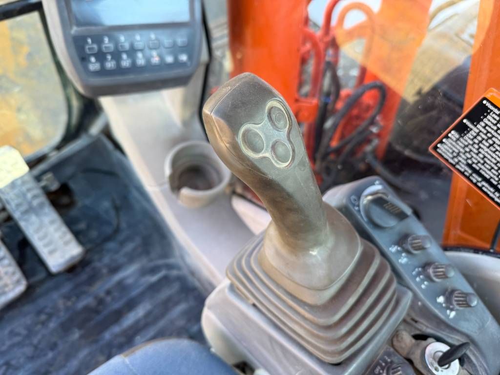 Hitachi ZX130-3 - Hammer Lines / Quick Coupler