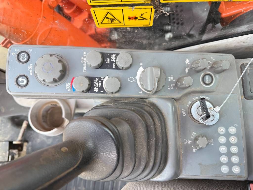 Hitachi ZX135US-6 - Hammer Lines / Automatic Greasing