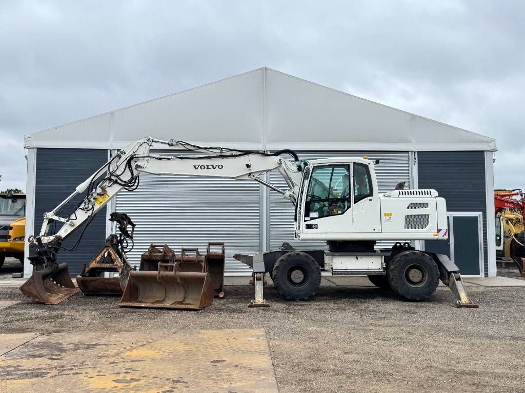 Volvo EW160D - 3 Buckets + 1 Grappler! / Triple Boom