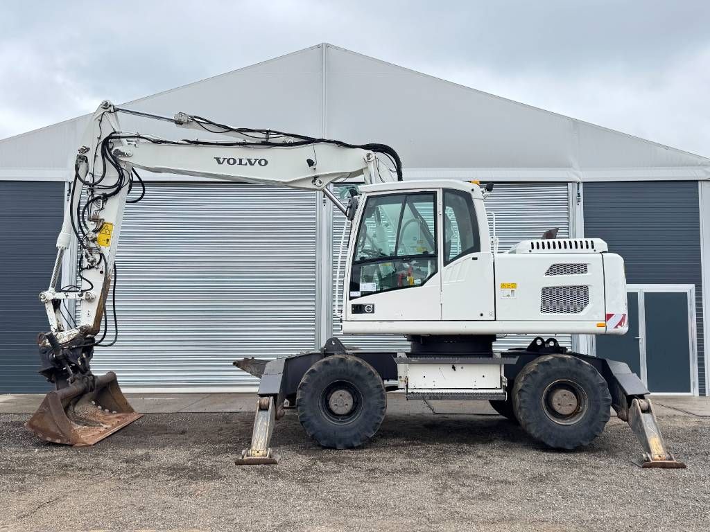 Volvo EW160D - 3 Buckets + 1 Grappler! / Triple Boom