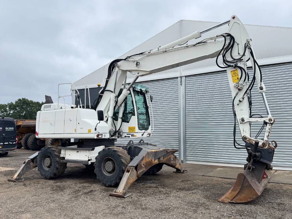Volvo EW160D - 3 Buckets + 1 Grappler! / Triple Boom