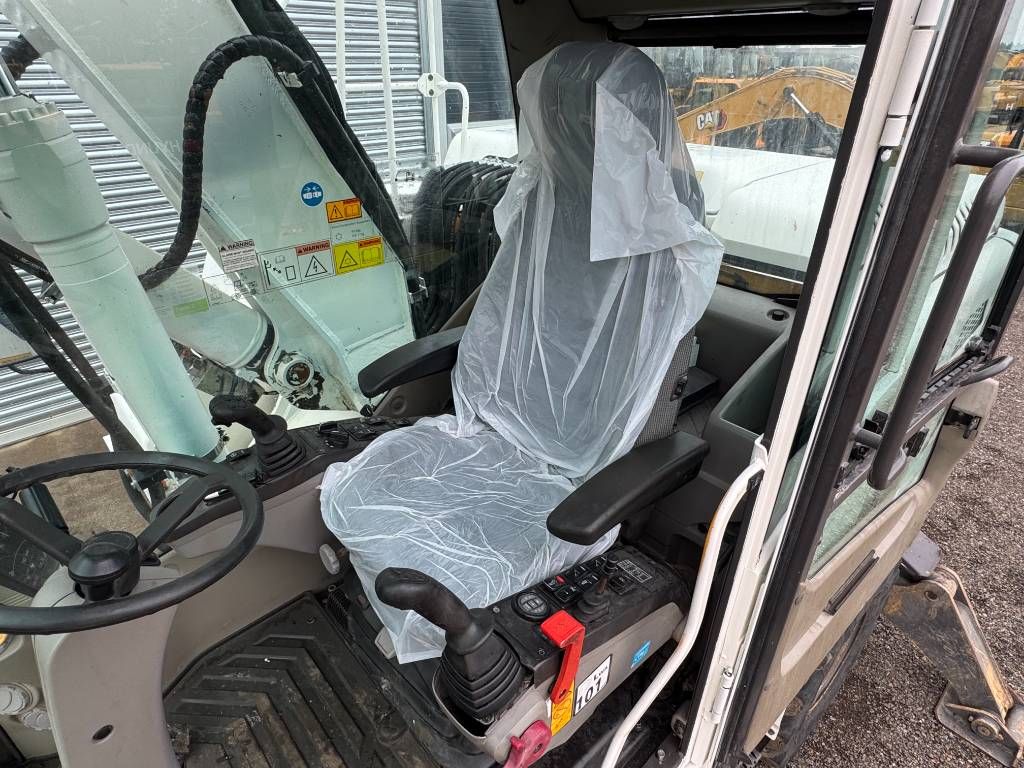 Volvo EW160D - 3 Buckets + 1 Grappler! / Triple Boom