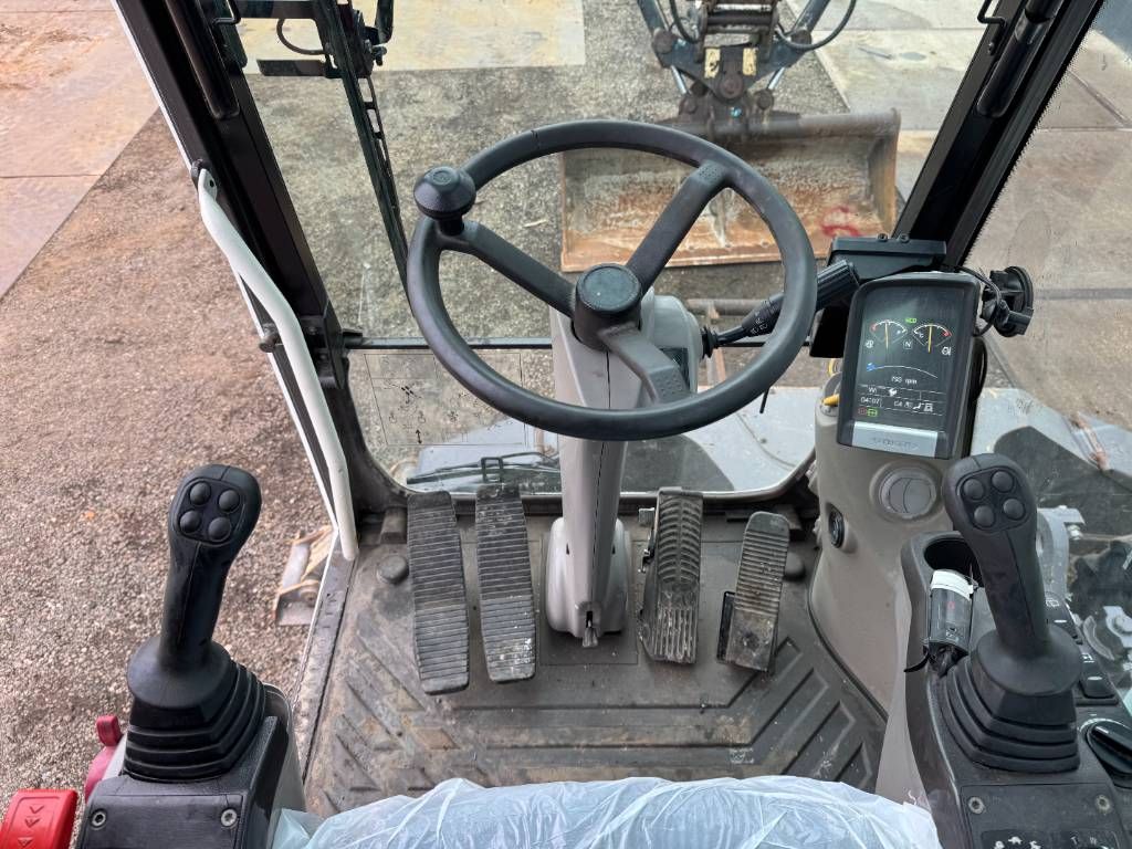 Volvo EW160D - 3 Buckets + 1 Grappler! / Triple Boom