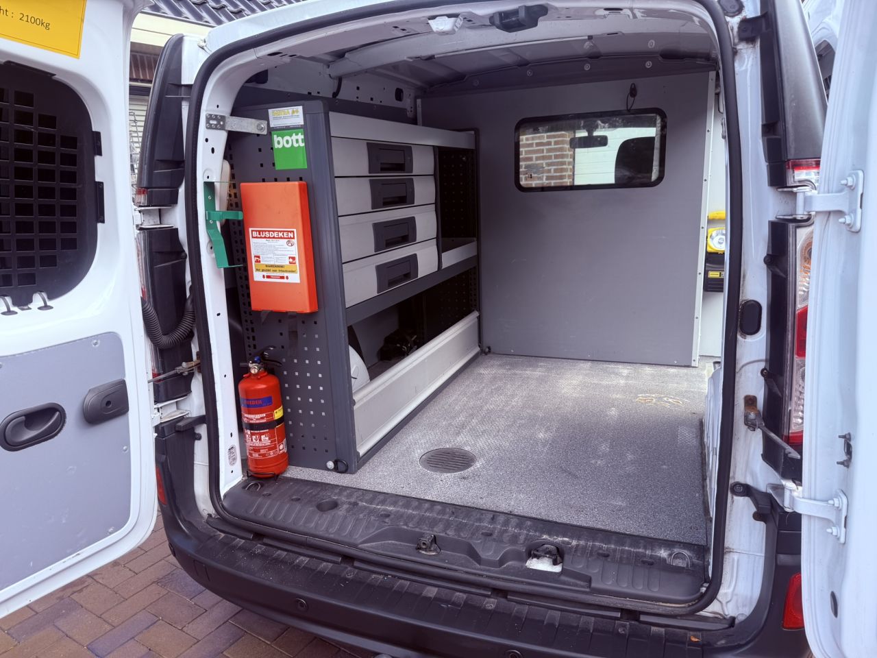 Renault Kangoo met Bott inrichting zeer nette bus
