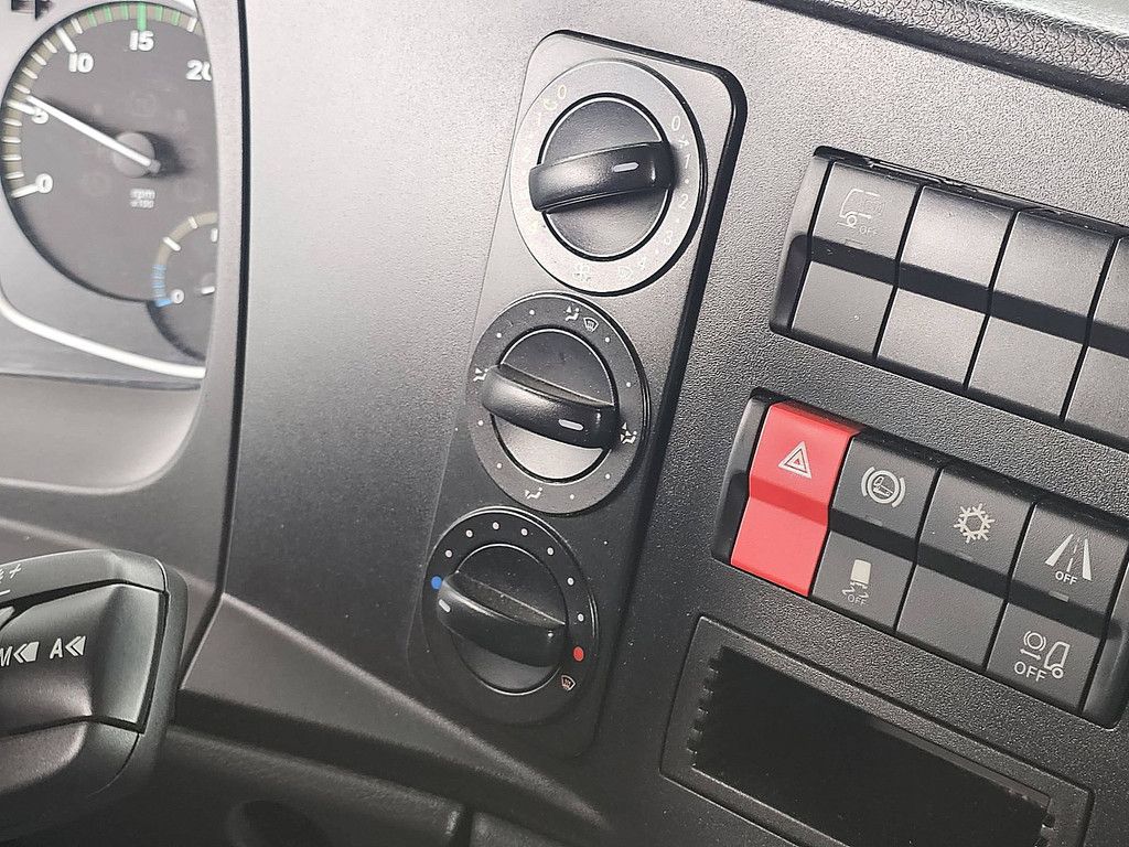 MERCEDES-BENZ ATEGO 1227 lift airco