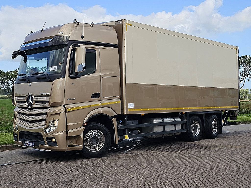 MERCEDES-BENZ ACTROS 2548 6x2 steer 2t lift