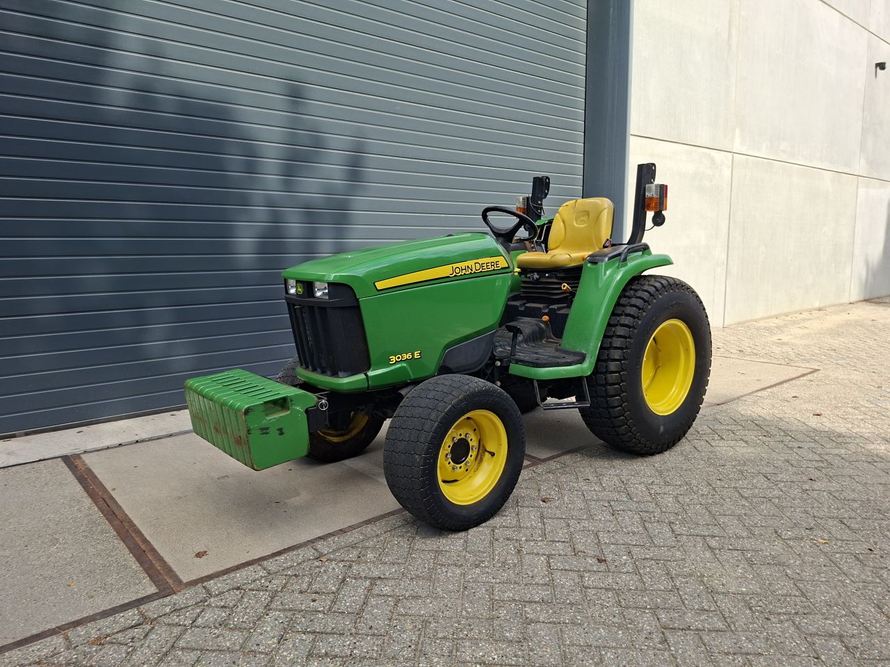 John Deere 3036E