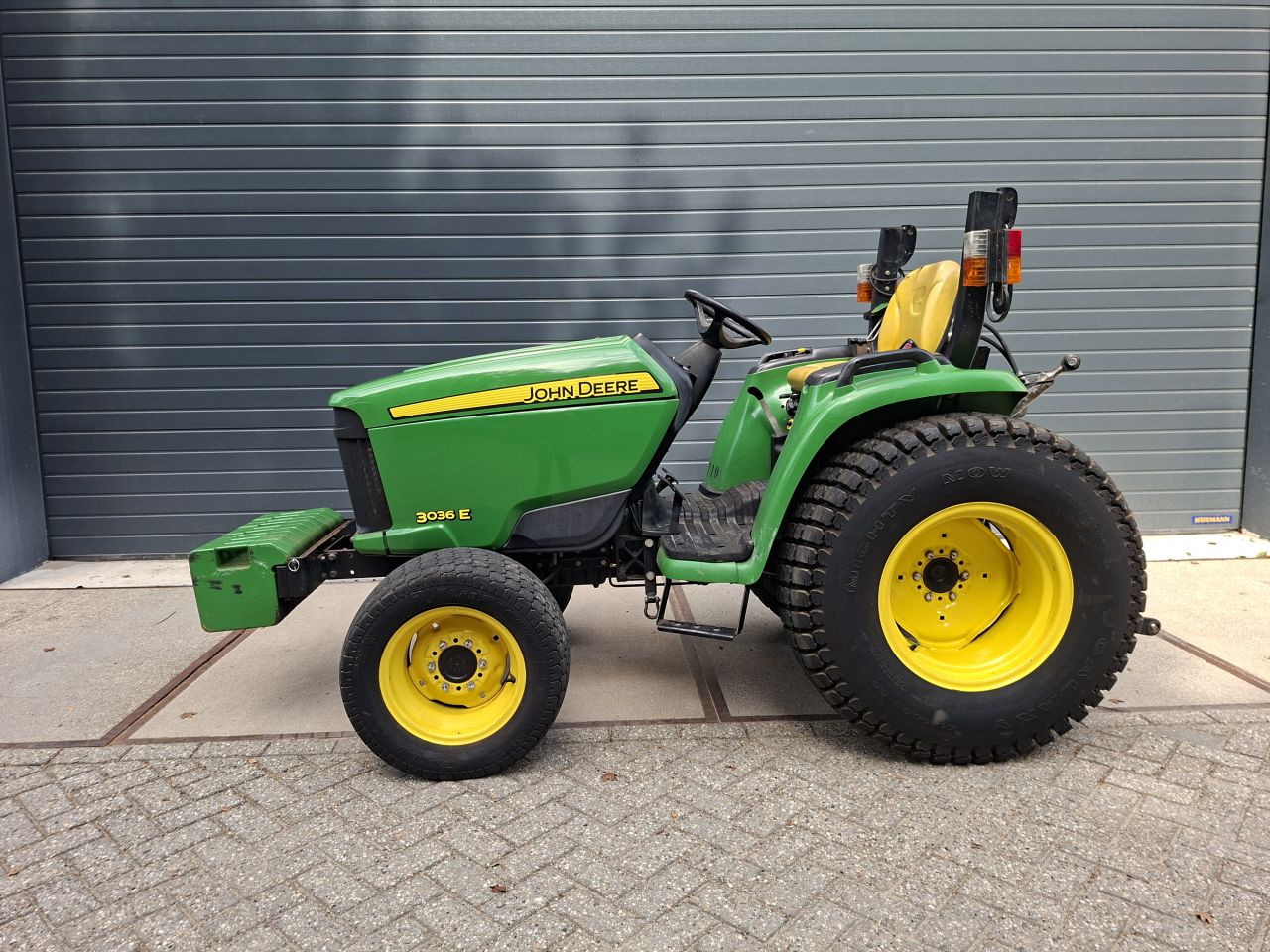 John Deere 3036E