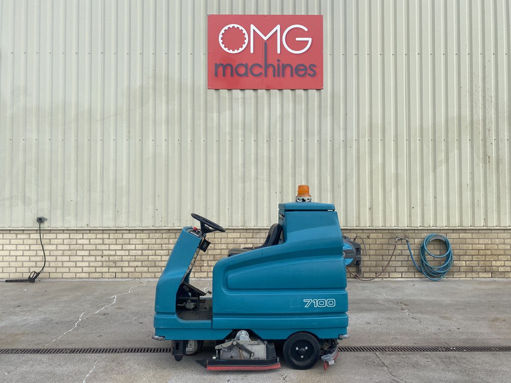2005 Tennant 7100, Schrobmachine, 85 cm