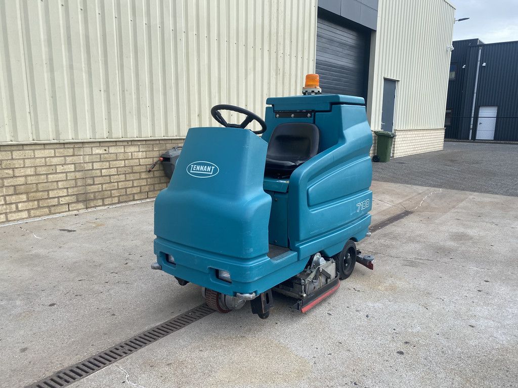 2005 Tennant 7100, Schrobmachine, 85 cm