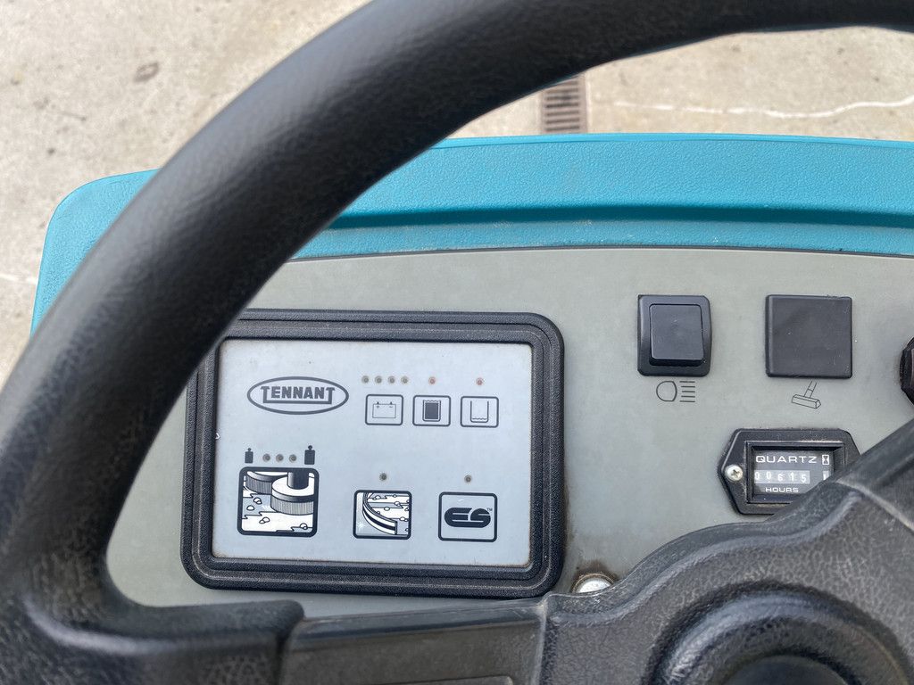 2005 Tennant 7100, Schrobmachine, 85 cm