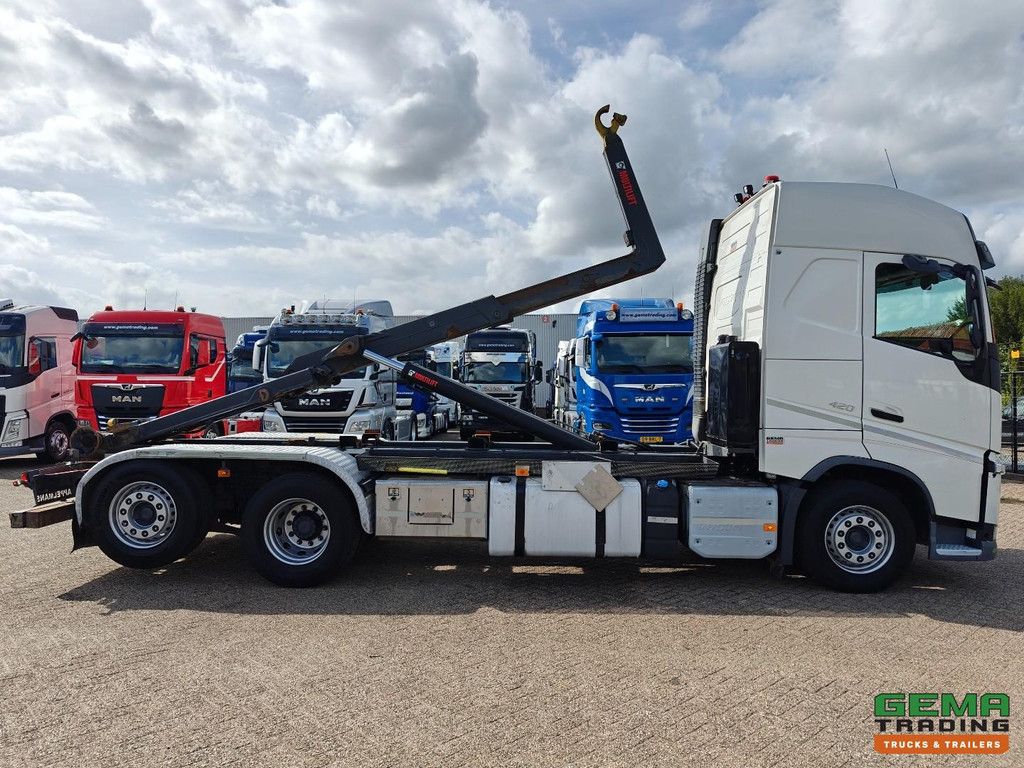 Volvo FH420 6x2/4 GlobeTrotter Euro6B - Hooklift system HIAB 21T - 9T Front Axle - Hydraulic Bumper - SmartTacho V2