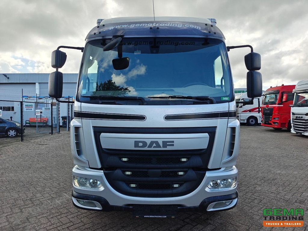 DAF LF 230 FA 4x2 SleeperCab Euro6C - Enclosed Box 7.3M + Tail Lift 1500KG - Navigation - 03/2027 MOT