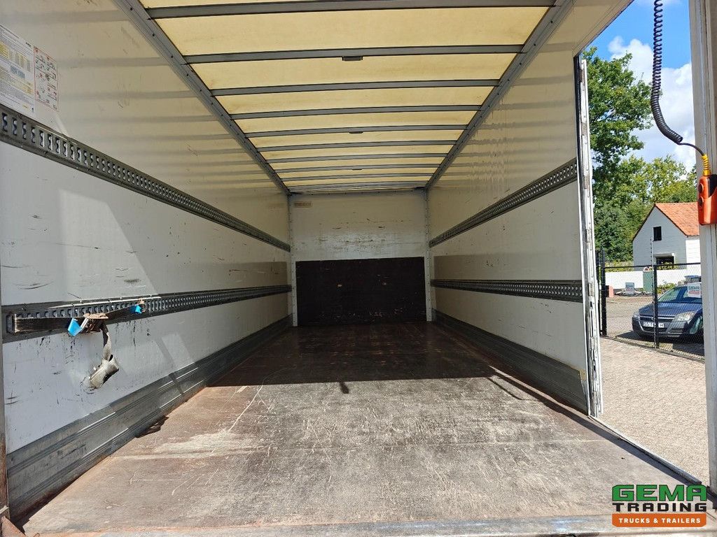 DAF LF 230 FA 4x2 SleeperCab Euro6C - Enclosed Box 7.3M + Tail Lift 1500KG - Navigation - 03/2027 MOT