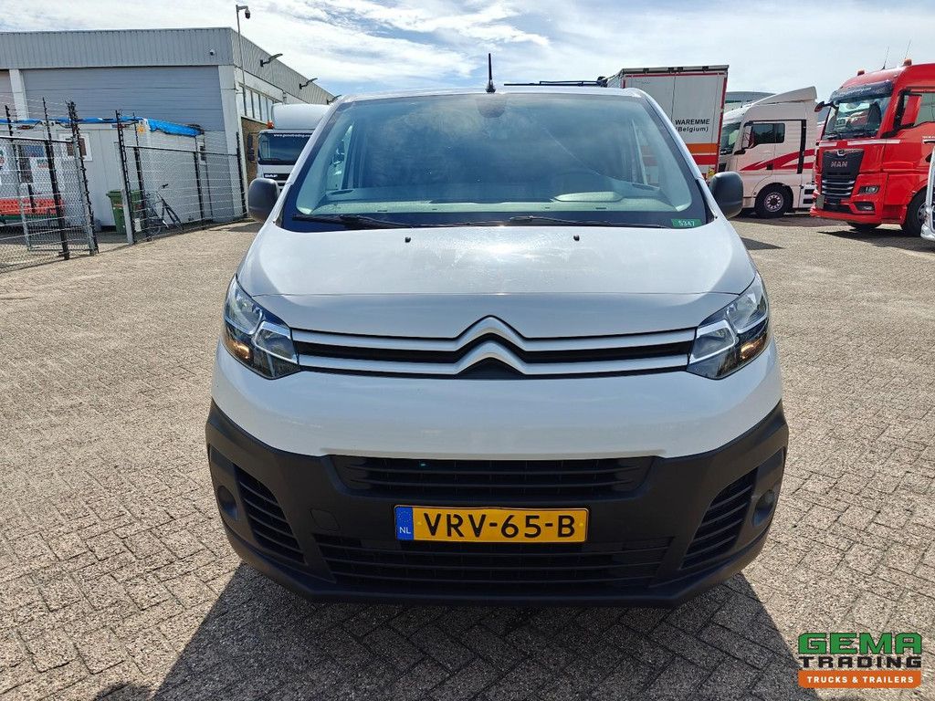 Citroën JUMPY Euro6AR - L2H1 - Navigation - Automatic - 3 Seats - Apple CarPlay/Android Auto