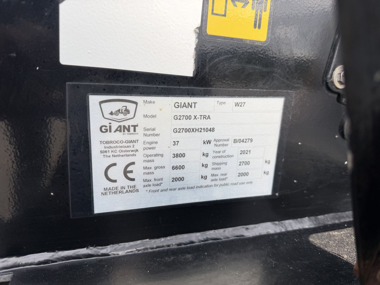 Giant G2700HD Xtra +bak, palletlepels en veegmachine!