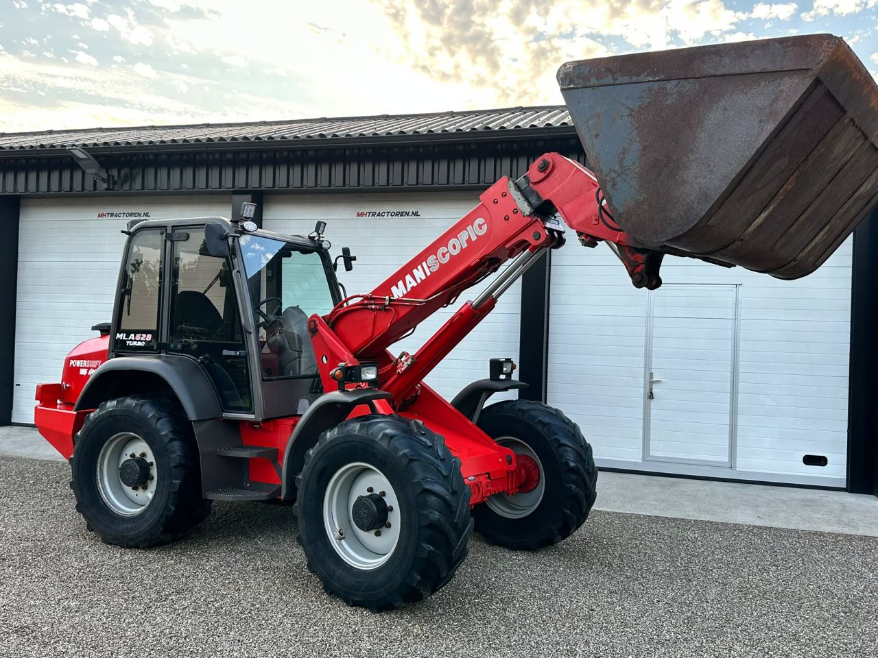 TE KOOP: zeer nette MANITOU MLA 628