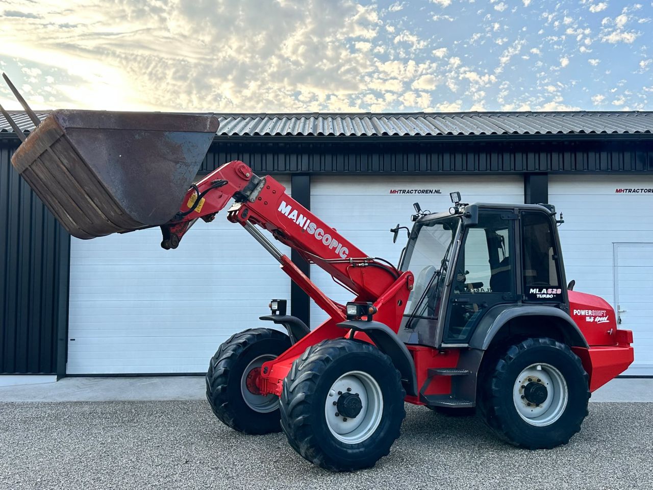 TE KOOP: zeer nette MANITOU MLA 628
