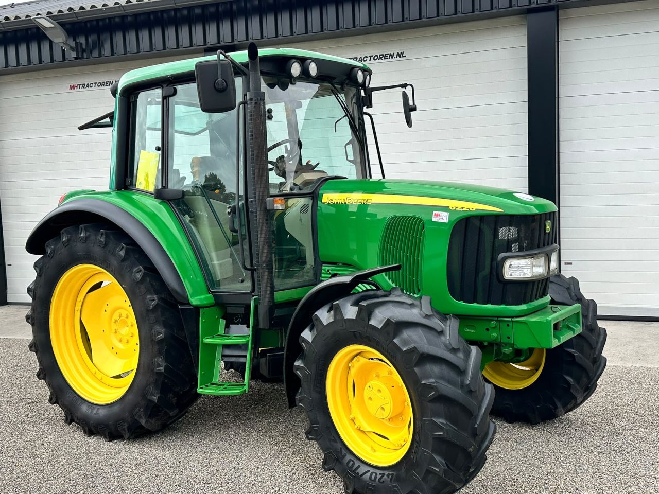 TE KOOP: zeer nette JOHN DEERE 6220