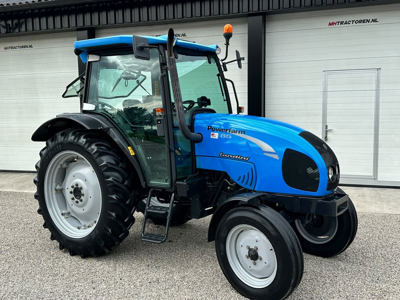 TE KOOP: zeer nette LANDINI POWERFARM 85