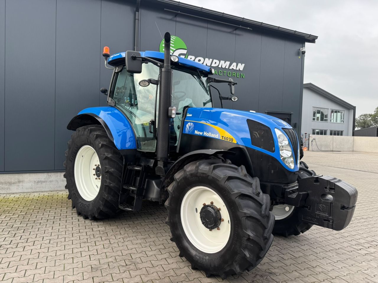 New Holland T6030 RC