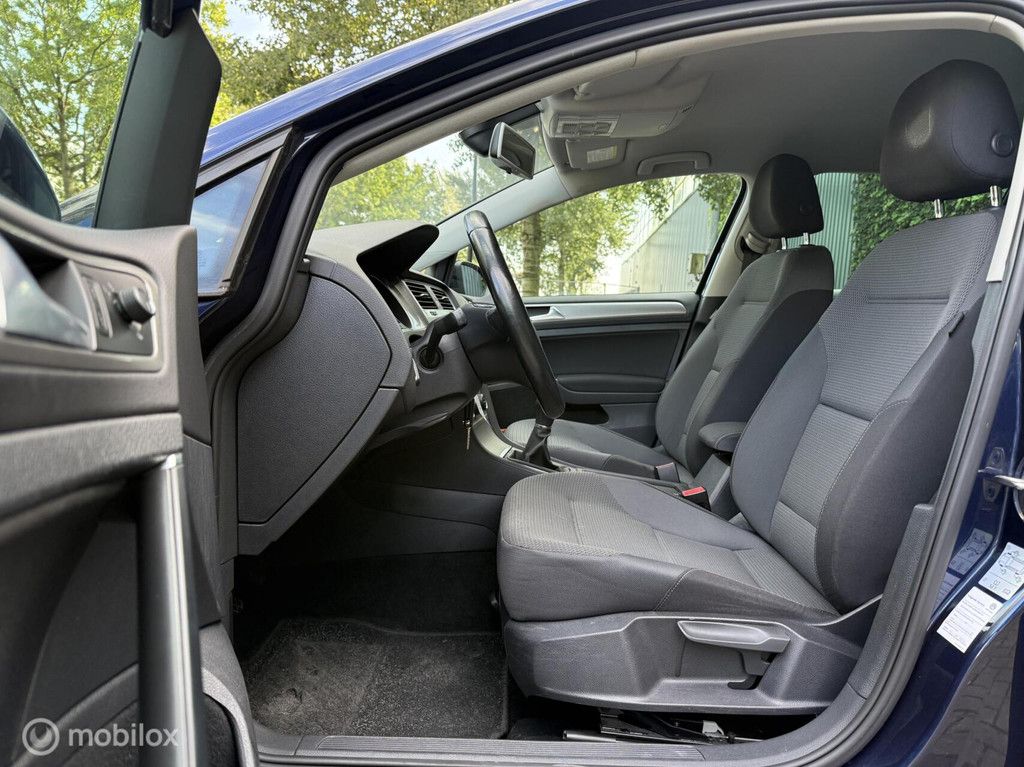 Volkswagen Golf 1.6 TDI Edition BlueMotion|Navi|Trekhaak|pdc