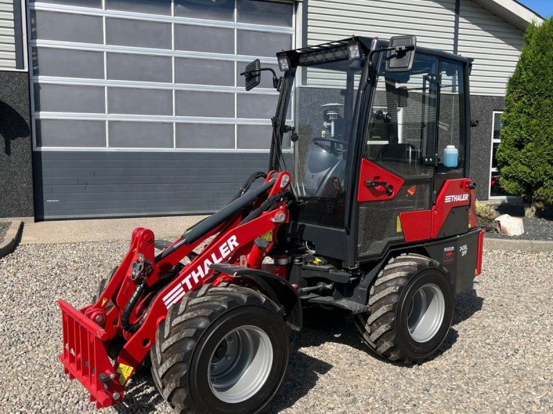 Thaler 2438L DPF Kabine og brede hjul
