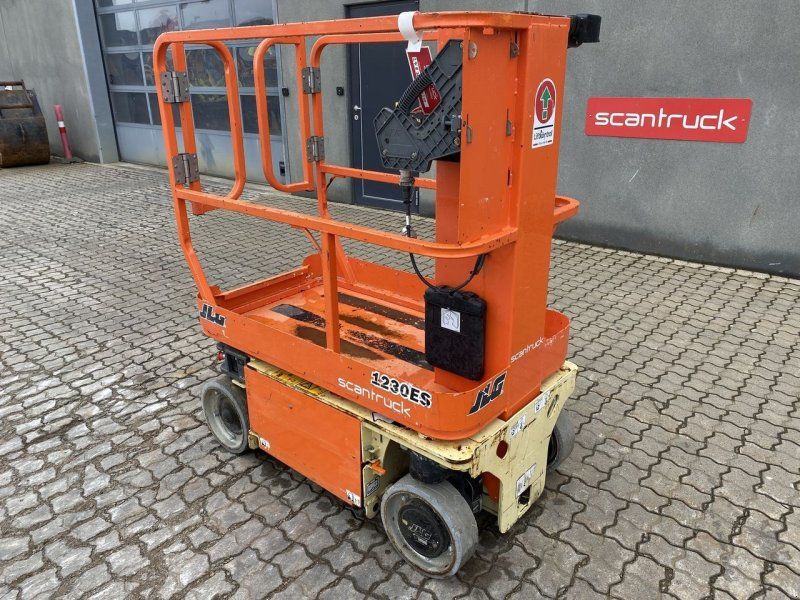 JLG 1230ES