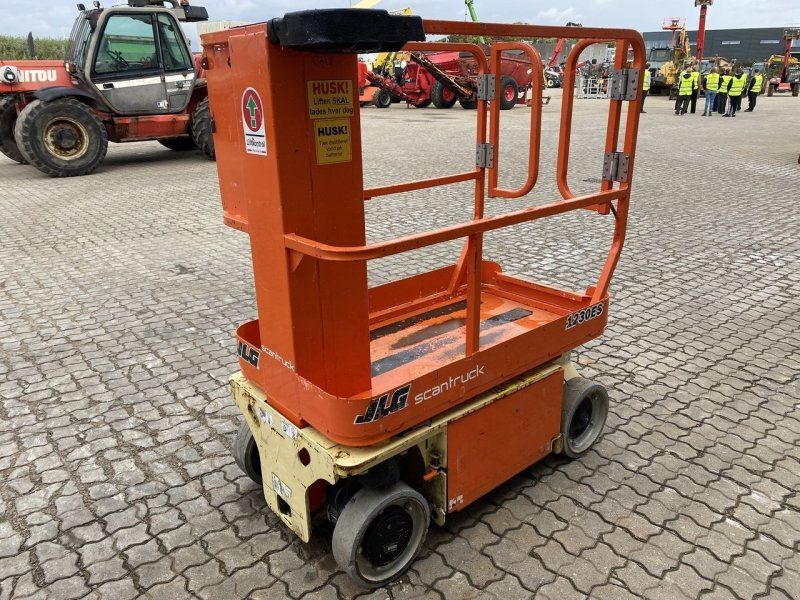 JLG 1230ES