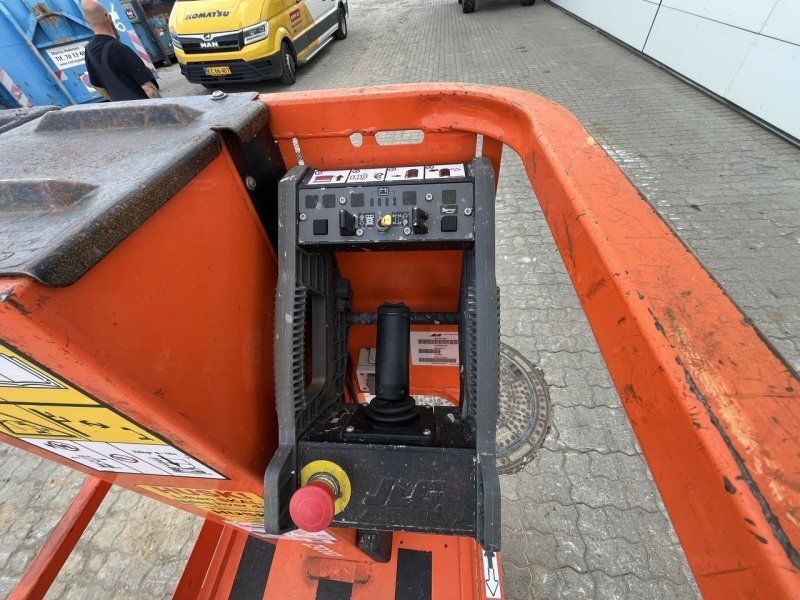 JLG 1230ES