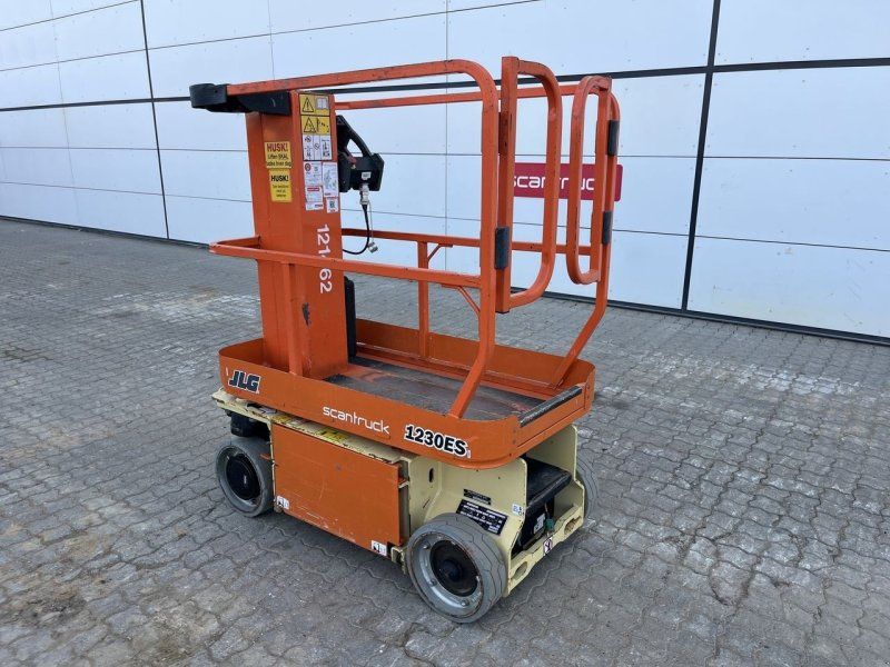 JLG 1230ES