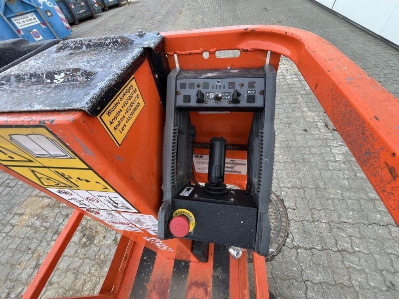 JLG 1230ES
